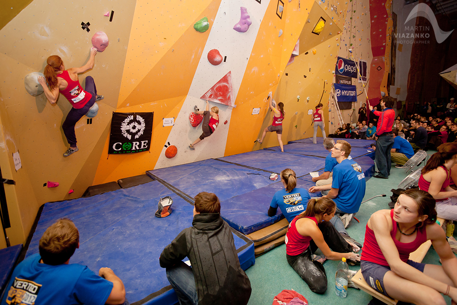 vertigo, open, lezecke, centrum, boulder, bouldering, umela, stena, boulder, pretek